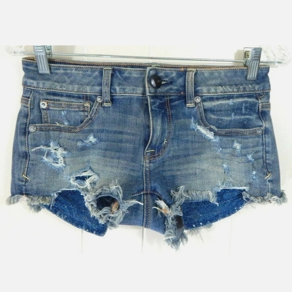 American Eagle Distressed Crochet Pocket Shortie - Picture 1 of 4